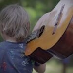 oren guitar walking away